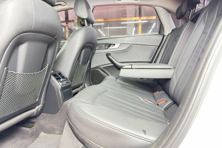 Used Audi A4L 2019 40 TFSI Fashion Version China V Interior 7