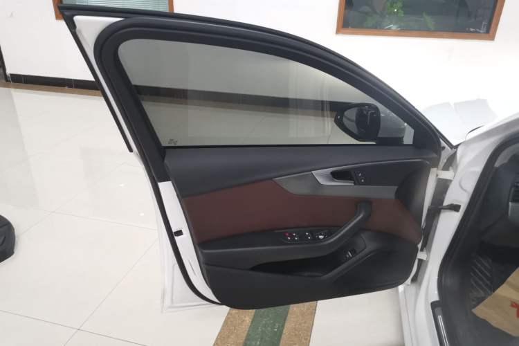Used Audi A4L 2019 40 TFSI Ambition China VI Interior 7