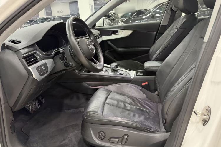Used Audi A4L 2019 40 TFSI Fashion Edition China VI Emission Standard Interior 7