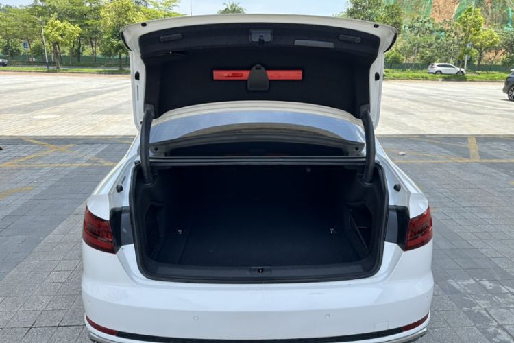 Used Audi A4L 2019 40 TFSI Fashion Edition China VI Emission Standard Interior 7