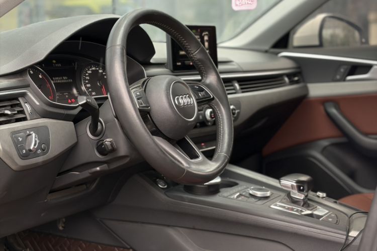 Used Audi A4L 2019 40 TFSI Ambition China VI Interior 7
