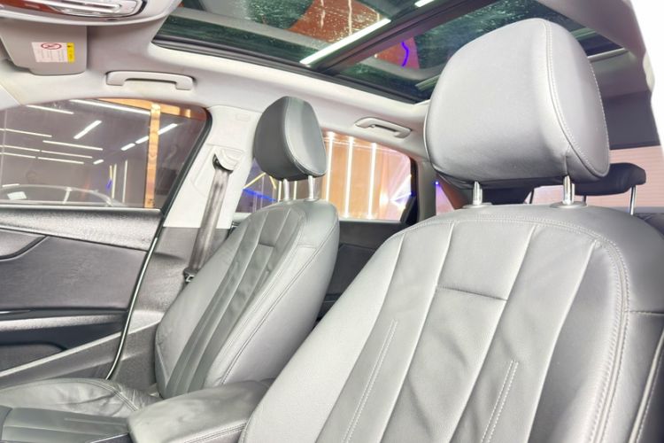 Used Audi A4L 2019 40 TFSI Fashion Version China V Interior 8