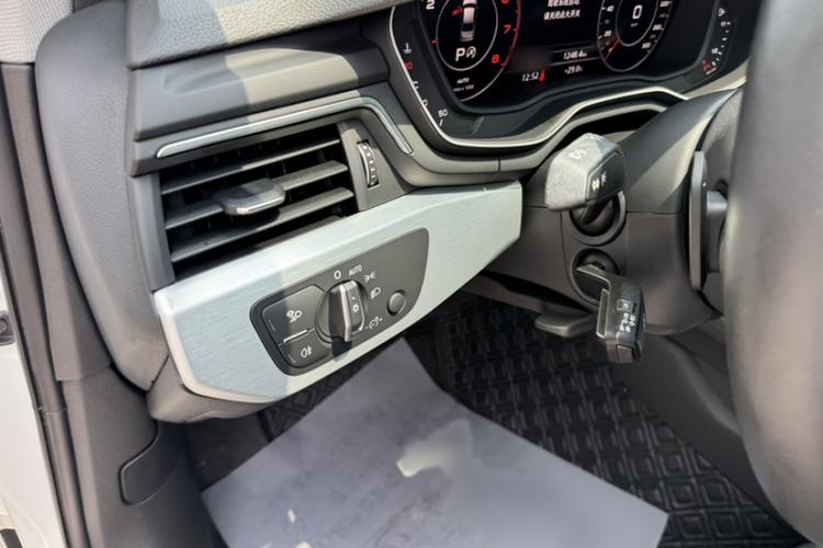 Used Audi A4L 2019 40 TFSI Fashion Edition China VI Emission Standard Interior 8