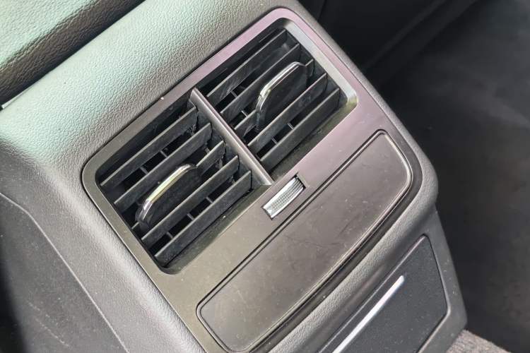 Used Audi A4L 2019 40 TFSI Ambition China VI Interior 8