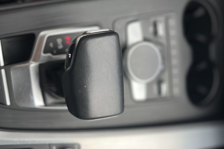 Used Audi A4L 2019 40 TFSI Fashion Edition China VI Emission Standard Interior 9