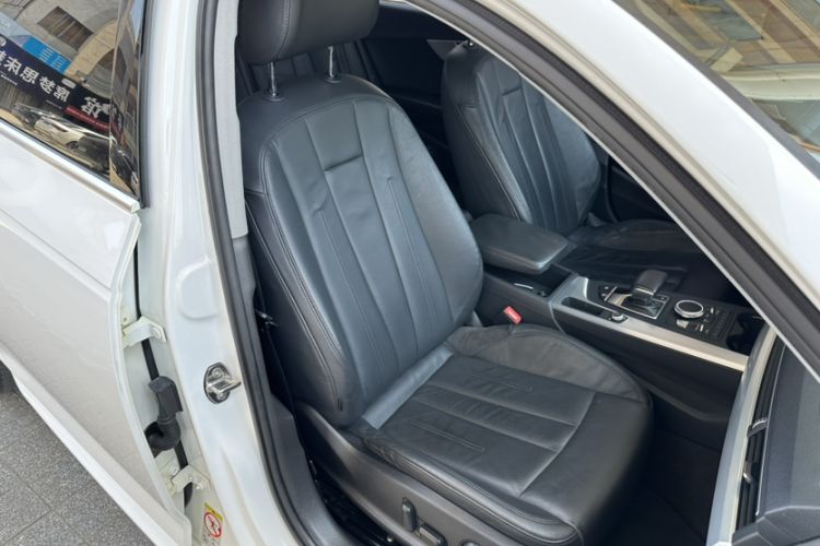 Used Audi A4L 2019 40 TFSI Fashion Edition China VI Emission Standard Interior 9