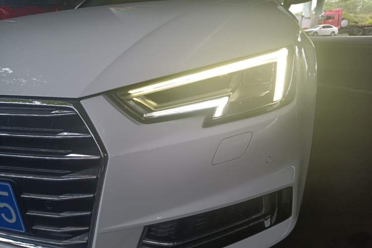 Used Audi A4L 2019 40 TFSI Ambition China VI Left Front Headlight