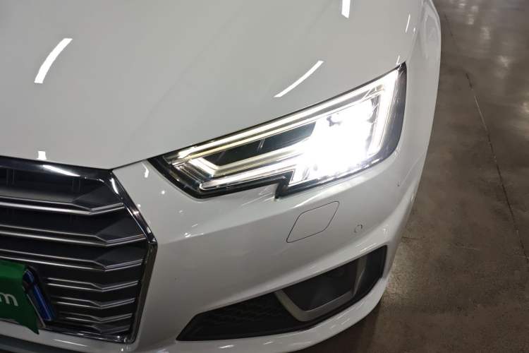 Used Audi A4L 2019 40 TFSI Fashion Edition China VI Emission Standard Left Front Headlight