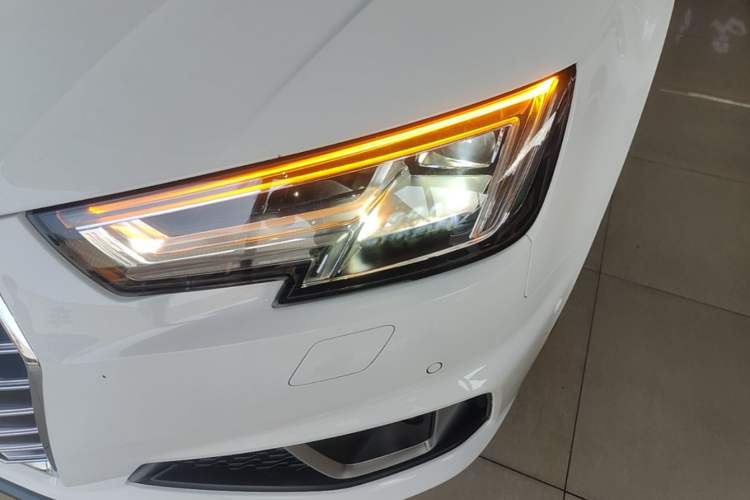 Used Audi A4L 2019 40 TFSI Fashion Version China V Left Front Headlight