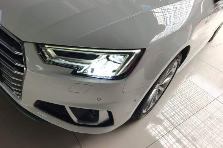 Used Audi A4L 2019 40 TFSI Fashion Edition China VI Emission Standard Left Front Headlight