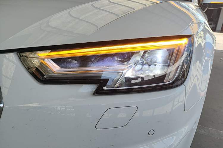 Used Audi A4L 2019 40 TFSI Fashion Version China V Left Front Headlight
