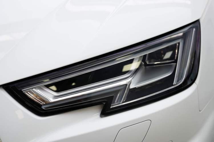 Used Audi A4L 2019 40 TFSI Fashion Version China V Left Front Headlight