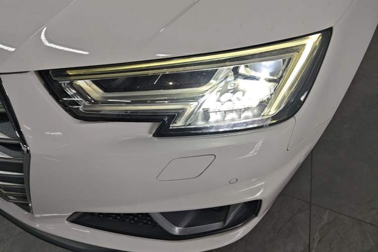 Used Audi A4L 2019 40 TFSI Fashion Edition China VI Emission Standard Left Front Headlight