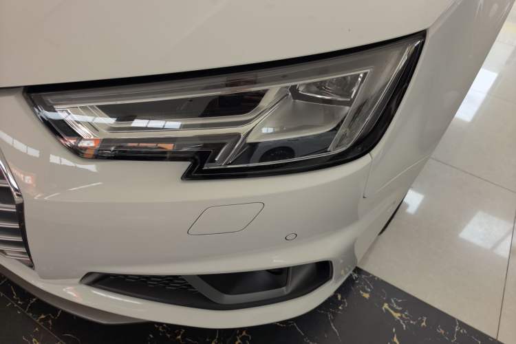 Used Audi A4L 2019 40 TFSI Fashion Version China V Left Front Headlight