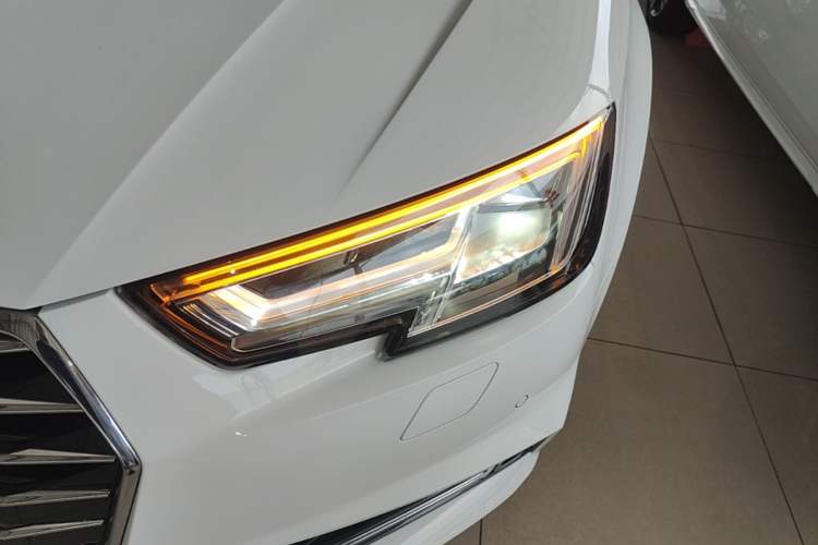 Used Audi A4L 2019 40 TFSI Ambition China VI Left Front Headlight