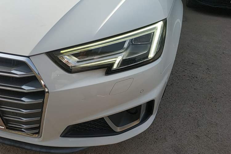 Used Audi A4L 2019 40 TFSI Fashion Version China V Left Front Headlight