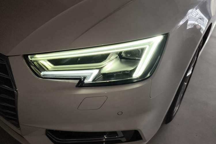 Used Audi A4L 2019 40 TFSI Ambition China VI Left Front Headlight