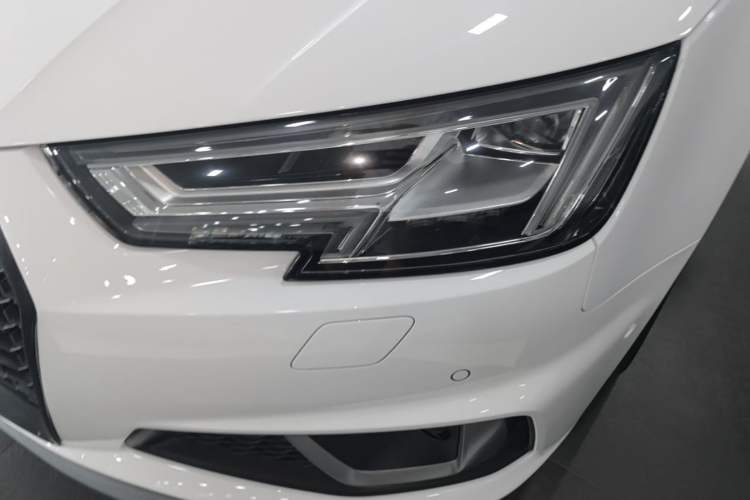 Used Audi A4L 2019 40 TFSI Fashion Version China V Left Front Headlight