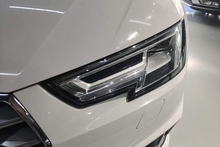 Used Audi A4L 2019 40 TFSI Fashion Version China V Left Front Headlight