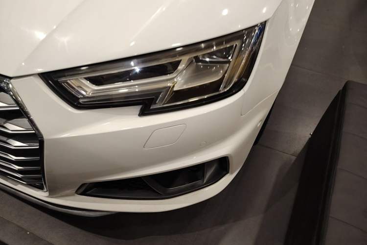 Used Audi A4L 2019 40 TFSI Fashion Version China V Left Front Headlight