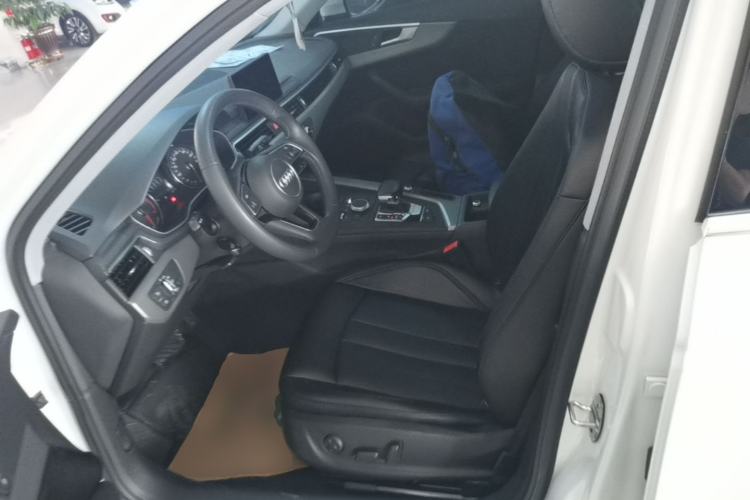 Used Audi A4L 2019 40 TFSI Ambition China VI Left Front Seat