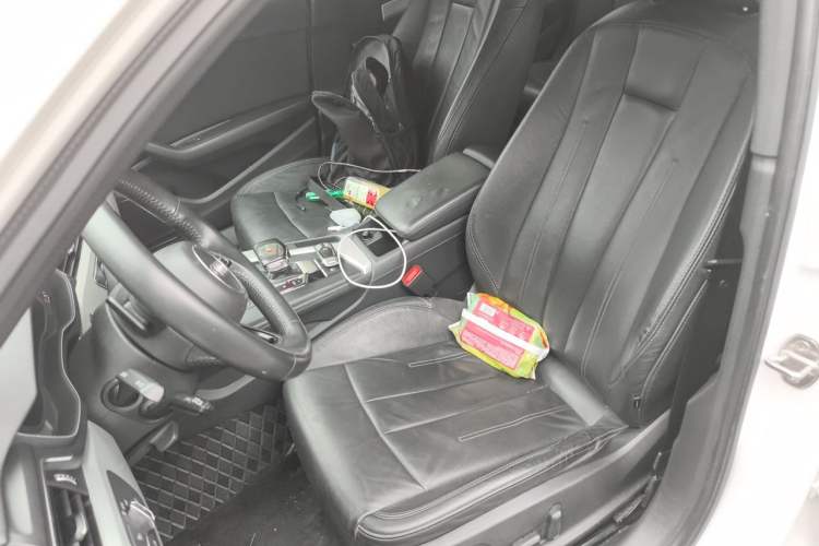 Used Audi A4L 2019 40 TFSI Fashion Edition China VI Emission Standard Left Front Seat