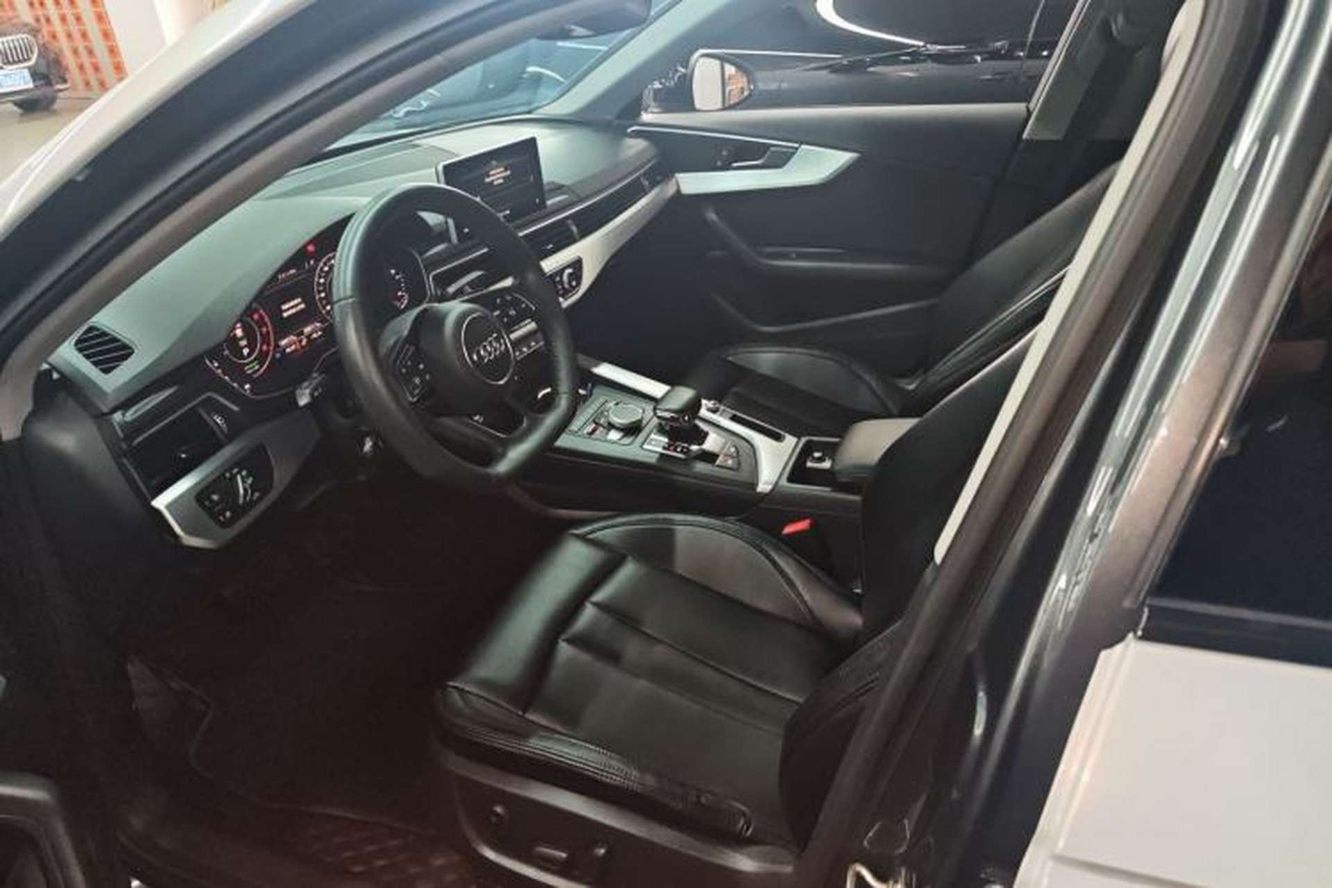 Used Audi A4L 2019 40 TFSI Fashion Edition China VI Emission Standard Left Front Seat