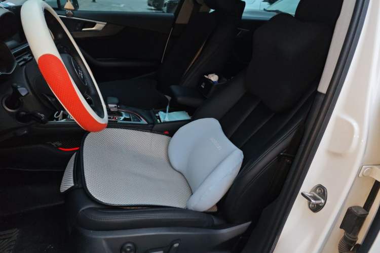 Used Audi A4L 2019 40 TFSI Ambition China VI Left Front Seat