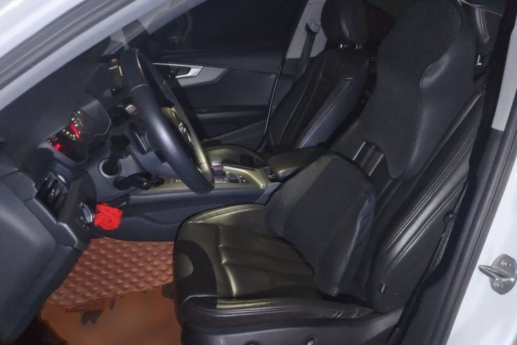 Used Audi A4L 2019 40 TFSI Ambition China VI Left Front Seat