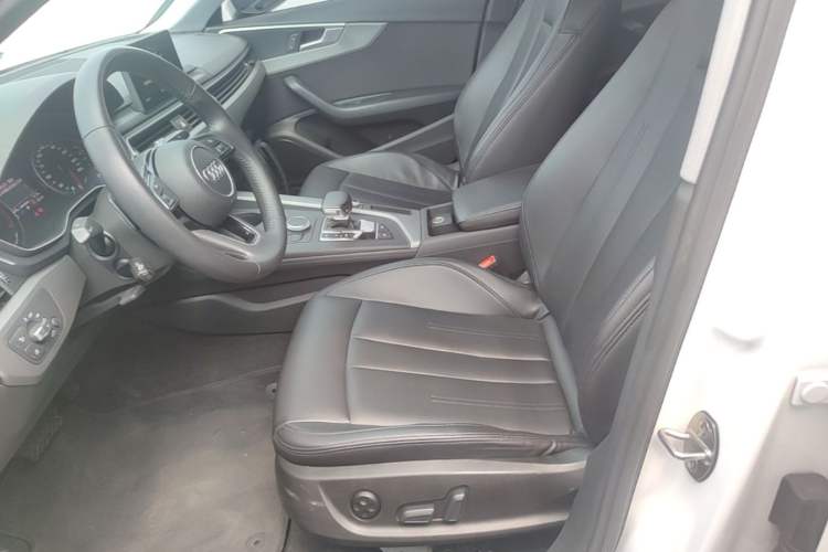 Used Audi A4L 2019 40 TFSI Ambition China VI Left Front Seat