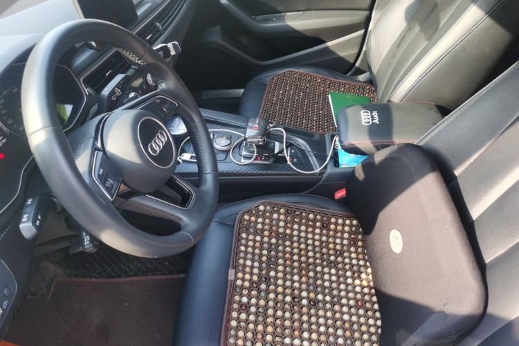 Used Audi A4L 2019 40 TFSI Ambition China VI Left Front Seat