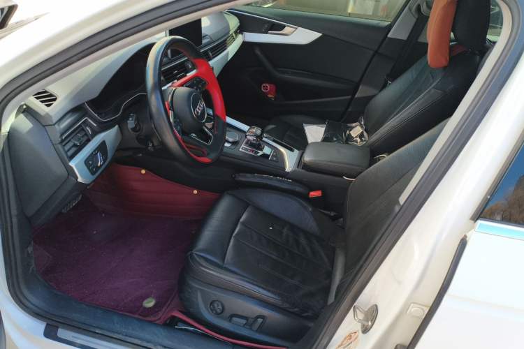 Used Audi A4L 2019 40 TFSI Fashion Edition China VI Emission Standard Left Front Seat