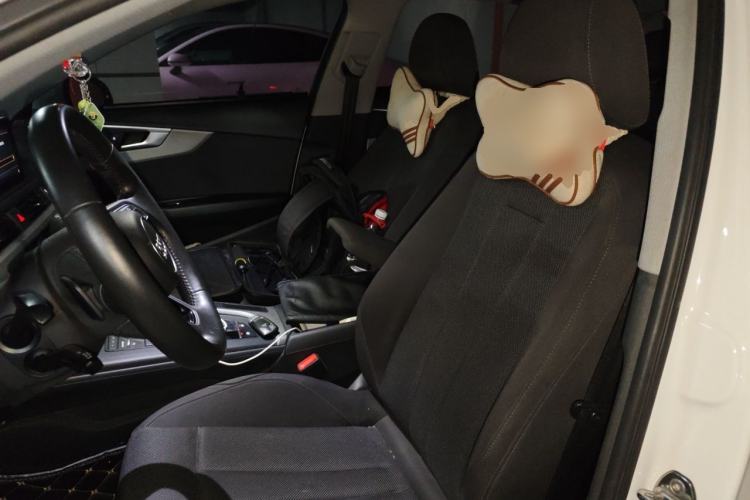 Used Audi A4L 2019 40 TFSI Ambition China VI Left Front Seat
