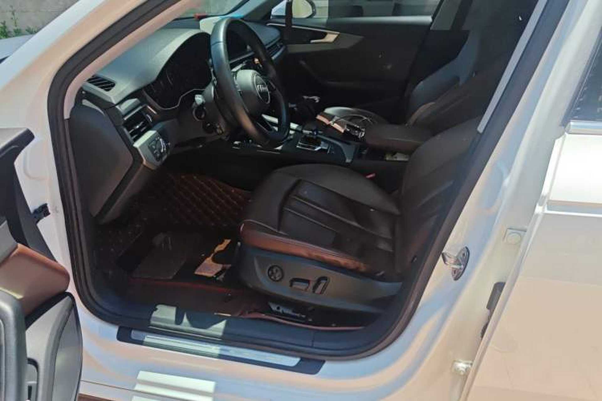 Used Audi A4L 2019 40 TFSI Ambition China VI Left Front Seat