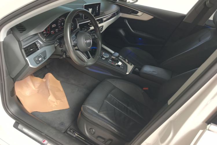 Used Audi A4L 2019 40 TFSI Fashion Edition China VI Emission Standard Left Front Seat