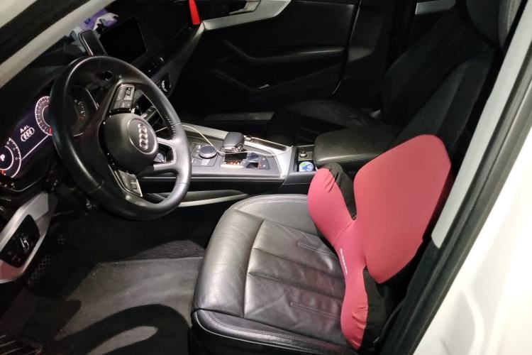 Used Audi A4L 2019 40 TFSI Fashion Edition China VI Emission Standard Left Front Seat