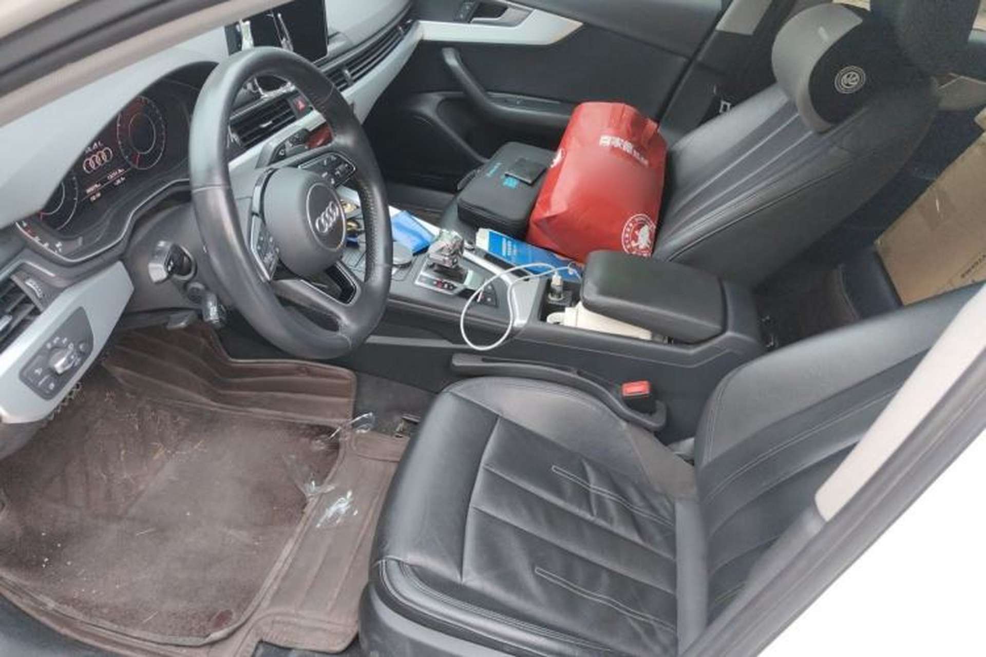 Used Audi A4L 2019 40 TFSI Fashion Edition China VI Emission Standard Left Front Seat