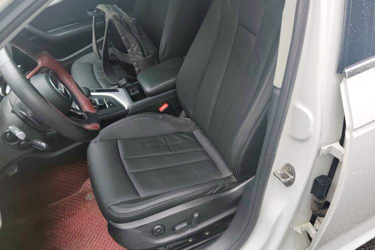 Used Audi A4L 2019 40 TFSI Fashion Edition China VI Emission Standard Left Front Seat