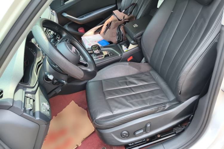 Used Audi A4L 2019 40 TFSI Fashion Edition China VI Emission Standard Left Front Seat