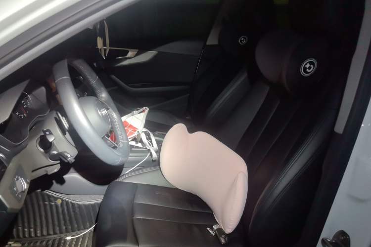 Used Audi A4L 2019 40 TFSI Ambition China VI Left Front Seat