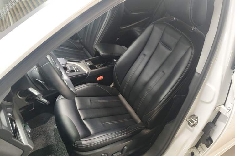 Used Audi A4L 2019 40 TFSI Ambition China VI Left Front Seat