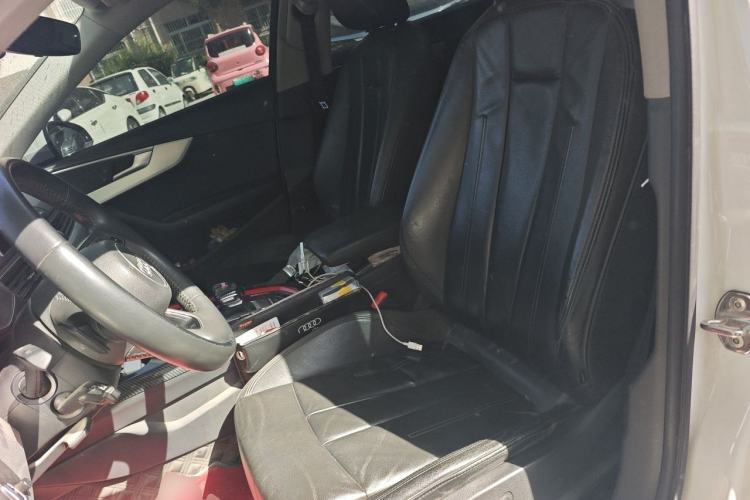 Used Audi A4L 2019 40 TFSI Fashion Edition China VI Emission Standard Left Front Seat