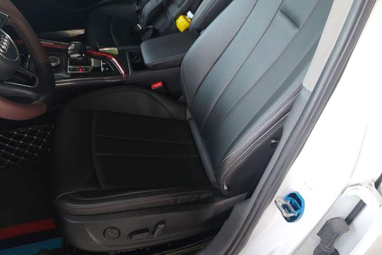 Used Audi A4L 2019 40 TFSI Ambition Version China V Left Front Seat