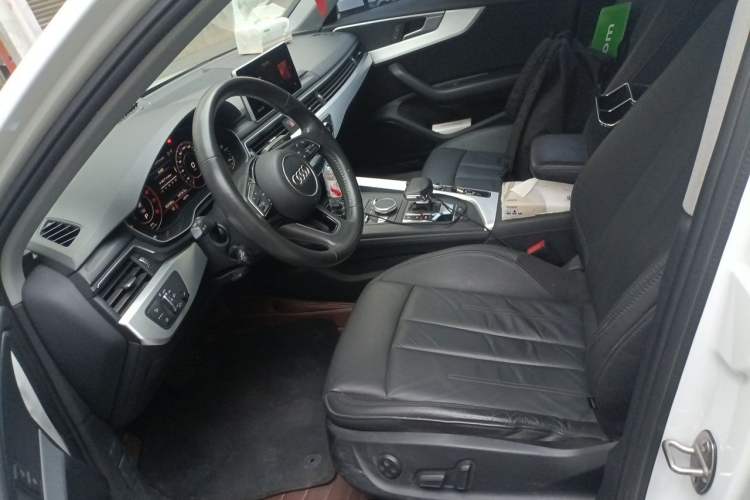 Used Audi A4L 2019 40 TFSI Fashion Edition China VI Emission Standard Left Front Seat