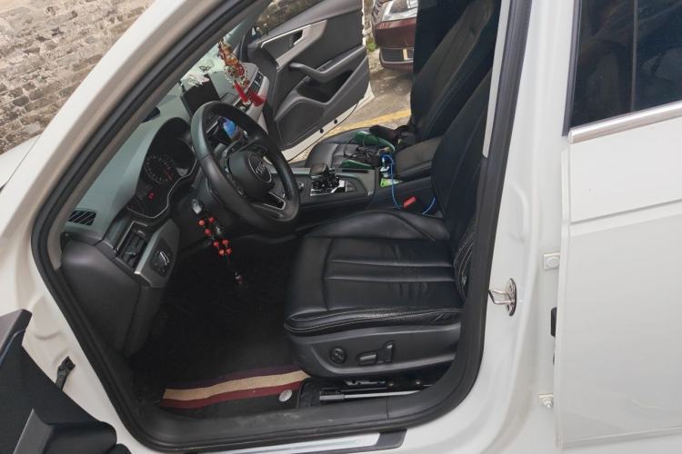 Used Audi A4L 2019 40 TFSI Ambition Version China V Left Front Seat