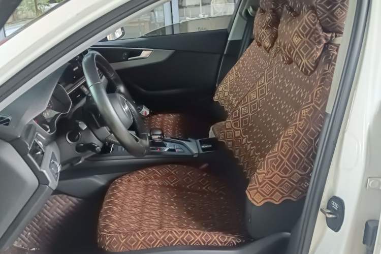 Used Audi A4L 2019 40 TFSI Ambition China VI Left Front Seat