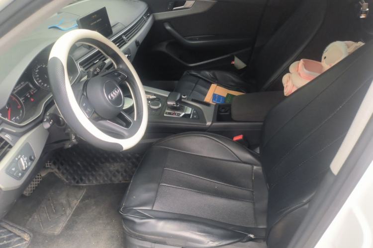 Used Audi A4L 2019 40 TFSI Ambition China VI Left Front Seat