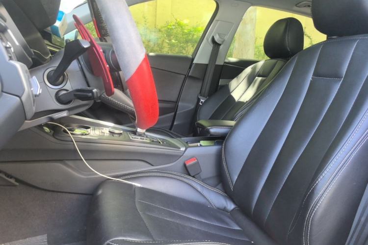 Used Audi A4L 2019 40 TFSI Ambition China VI Left Front Seat