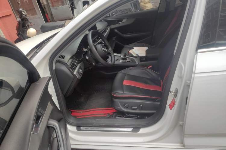 Used Audi A4L 2019 40 TFSI Fashion Edition China VI Emission Standard Left Front Seat