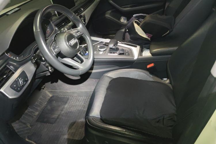 Used Audi A4L 2019 40 TFSI Fashion Edition China VI Emission Standard Left Front Seat
